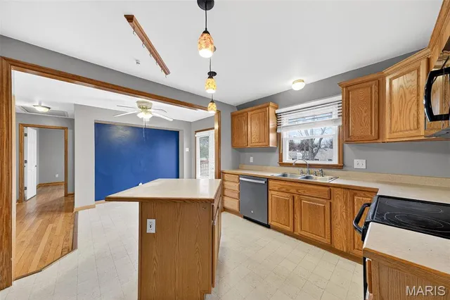 $265,000 | 505 Blumhoff Avenue, Wentzville, MO 63385