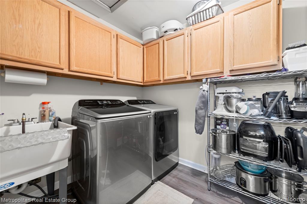 23648 Cottrell Clinton Township, MI 48035 - Photo 16 of 16