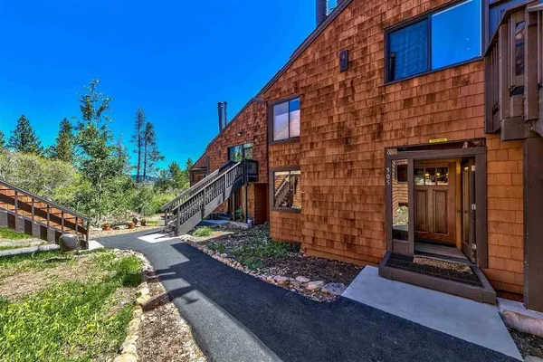 $369,000 | 11639 Snowpeak Way, Unit 505, Truckee, CA 96161