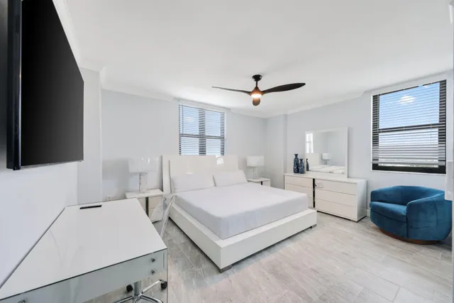 $699,900 | 651 Okeechobee Boulevard, Unit 901, West Palm Beach, FL 33401