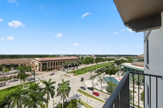 $699,900 | 651 Okeechobee Boulevard, Unit 901, West Palm Beach, FL 33401