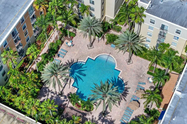 $699,900 | 651 Okeechobee Boulevard, Unit 901, West Palm Beach, FL 33401