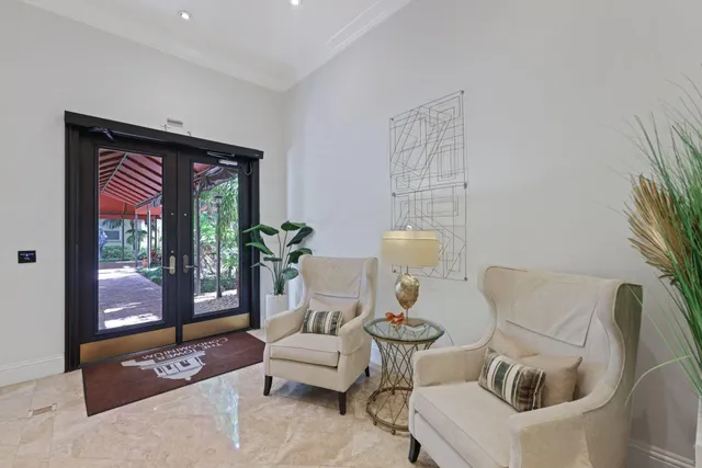 $699,900 | 651 Okeechobee Boulevard, Unit 901, West Palm Beach, FL 33401