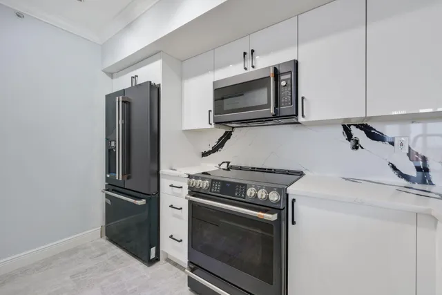 $699,900 | 651 Okeechobee Boulevard, Unit 901, West Palm Beach, FL 33401