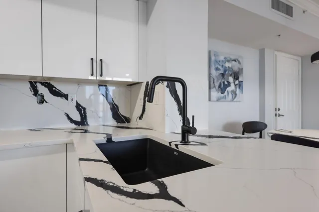 $699,900 | 651 Okeechobee Boulevard, Unit 901, West Palm Beach, FL 33401