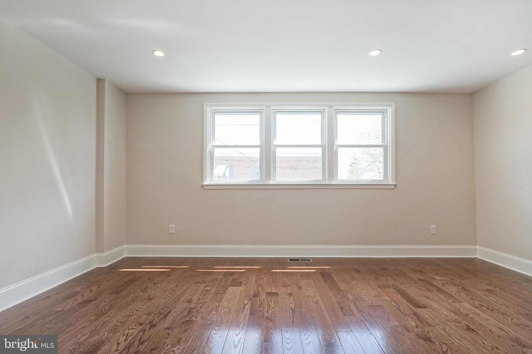 676 Renz Street Philadelphia, PA 19128 - Photo 6 of 36 Living Room with new hardwoods