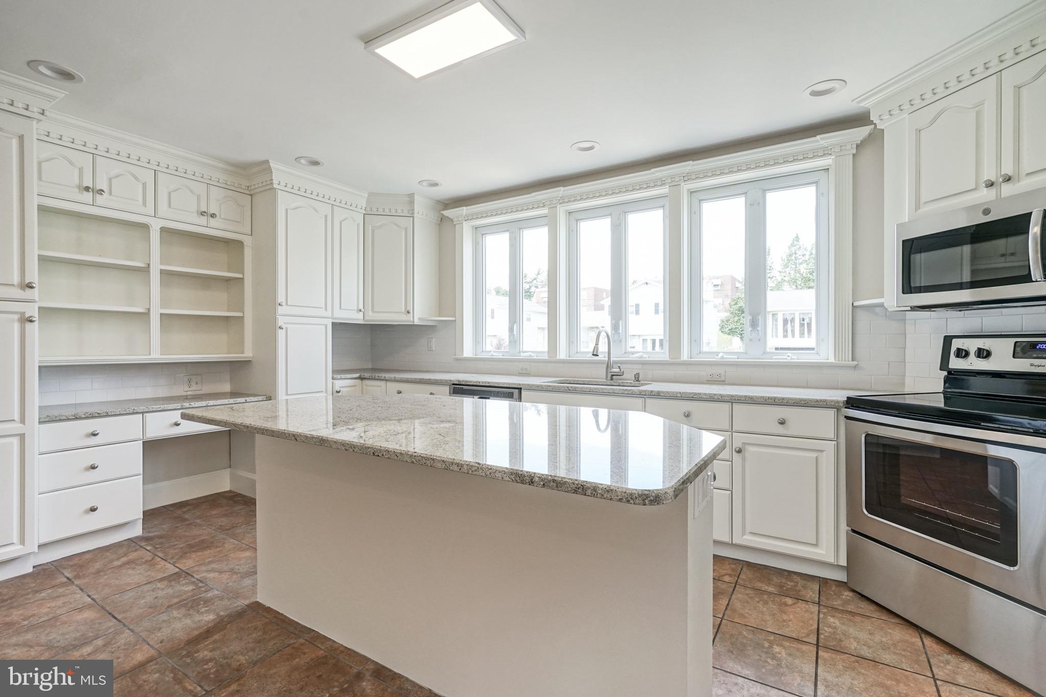 676 Renz Street Philadelphia, PA 19128 - Photo 8 of 36 Kitchen w/ great workspace