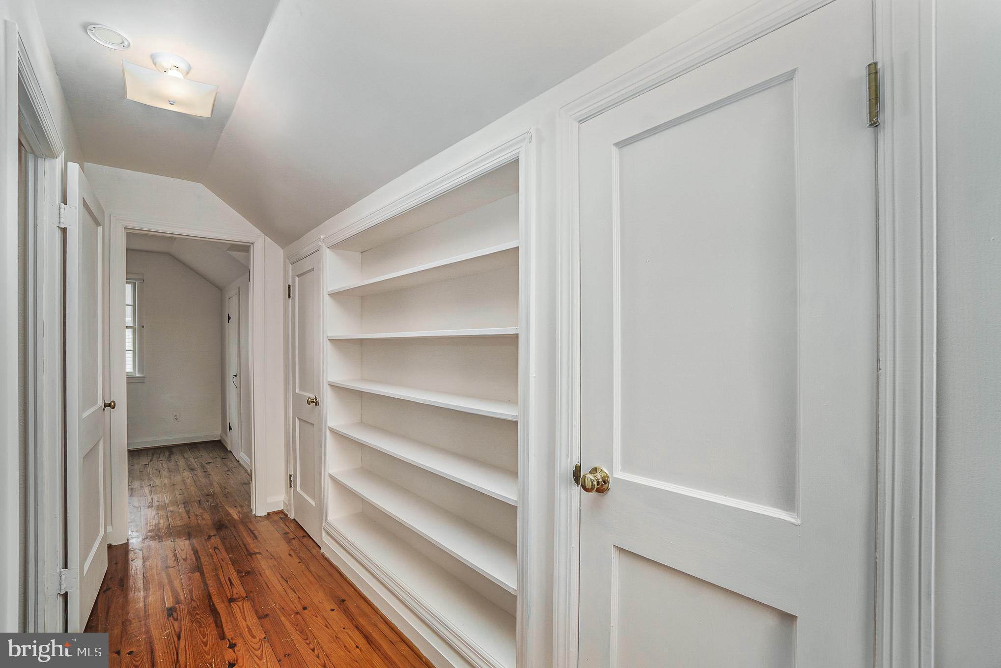 1905 Hillcrest Road Baltimore, MD 21207 - Photo 20 of 26 Bedroom 3 -built in shelves