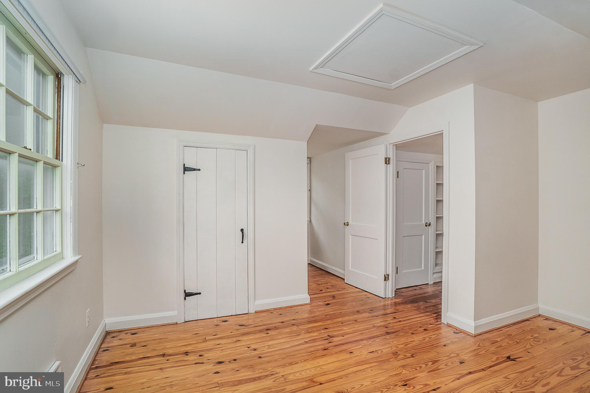 1905 Hillcrest Road Baltimore, MD 21207 - Photo 21 of 26 Bedroom 3 - vie w two