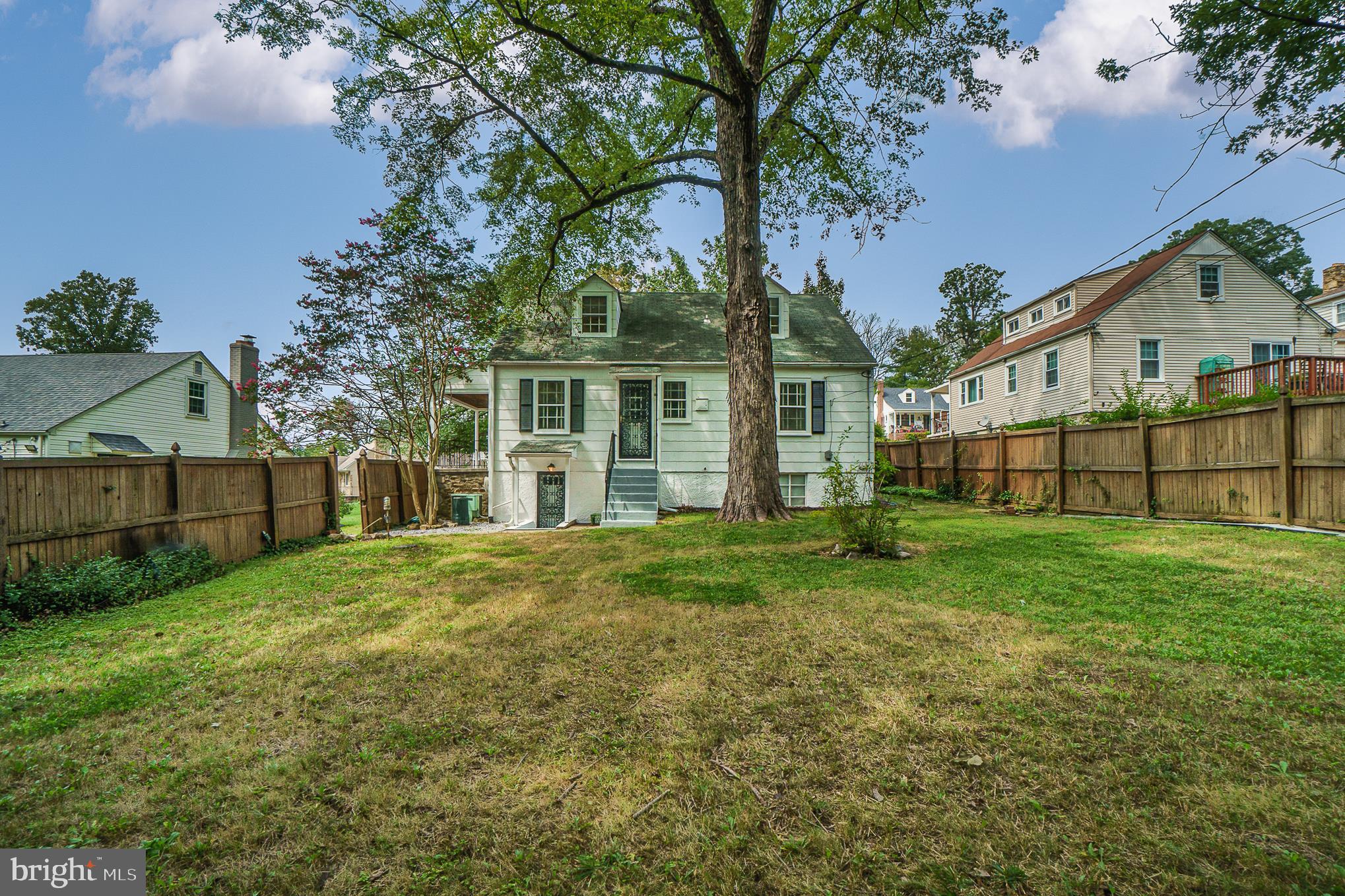 1905 Hillcrest Road Baltimore, MD 21207 - Photo 5 of 26 Back from yard