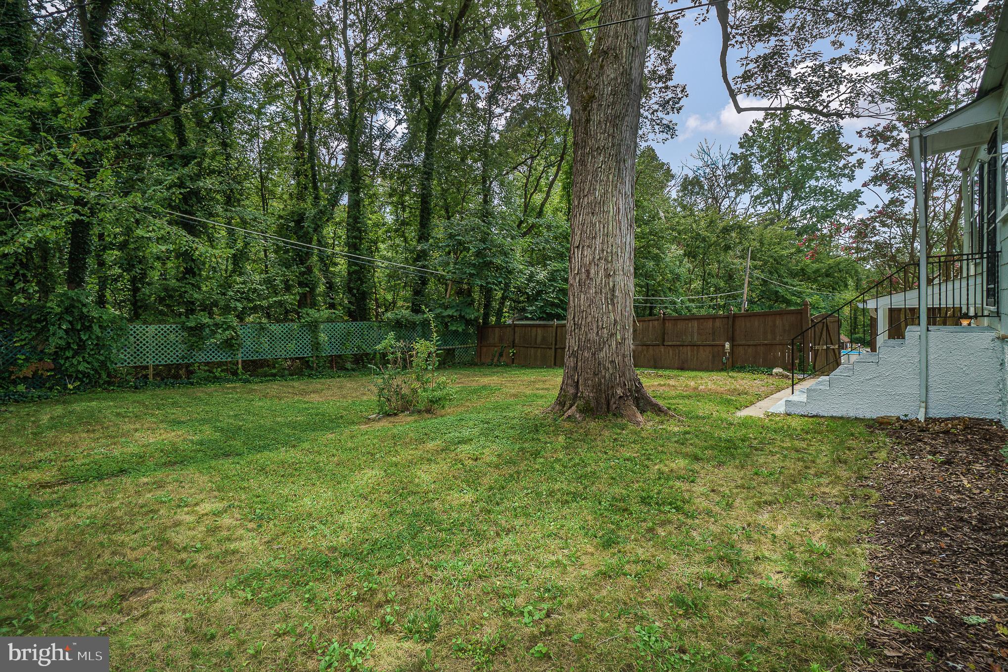 1905 Hillcrest Road Baltimore, MD 21207 - Photo 7 of 26 Back yard