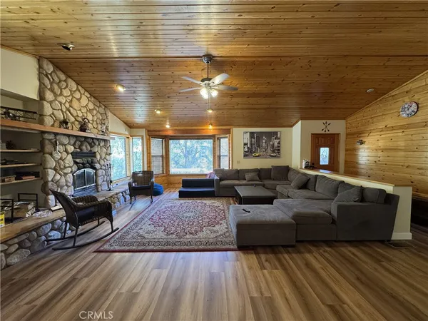 $3,215 | 16812 Sandalwood, Pine Mountain Club, CA 93222