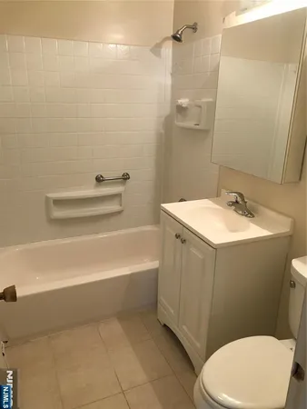 $1,800 | 32 East Quackenbush Avenue, Unit 3, Dumont, NJ 07628