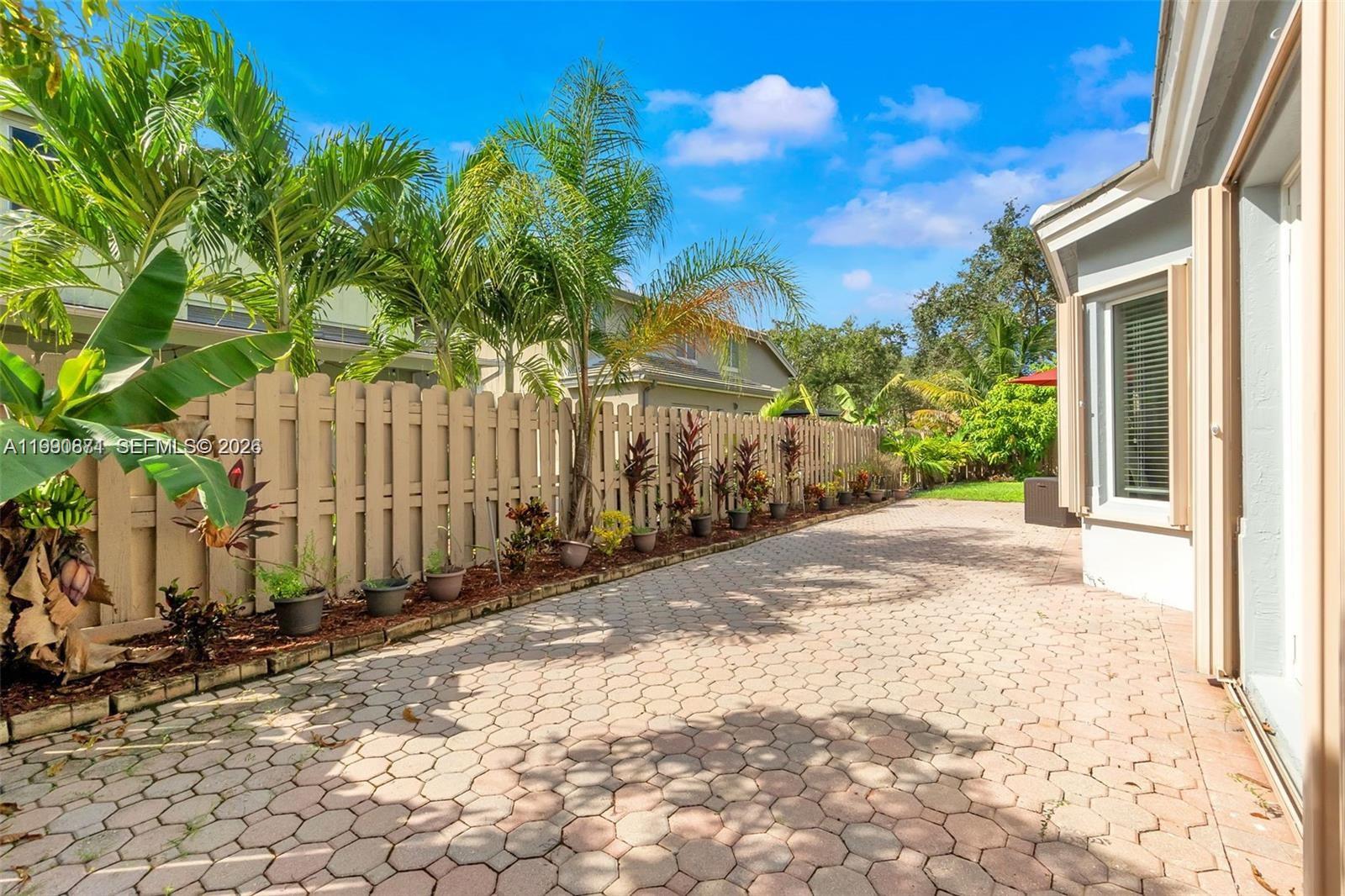 11318 Rhapsody Road, Unit 11318 Cooper City, FL 33026 - Photo 7 of 34