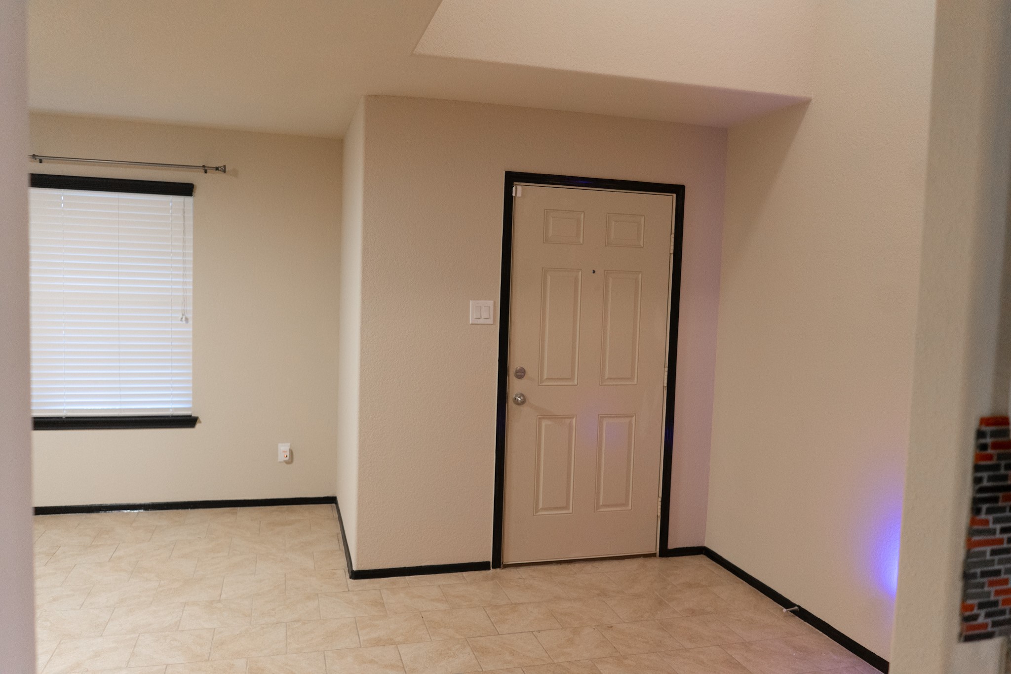 23318 Sawmill Pass Spring, TX 77373 - Photo 3 of 31 Entryway with Dining Room to the side.