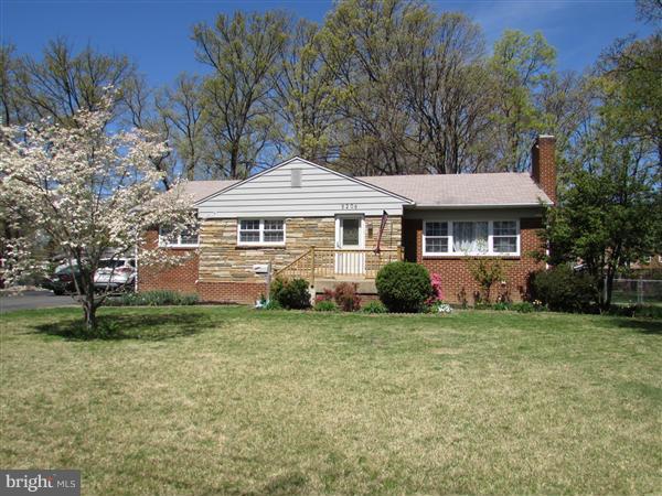 5206 York Road Alexandria, VA 22310 - Photo 1 of 22 Exterior (Front)