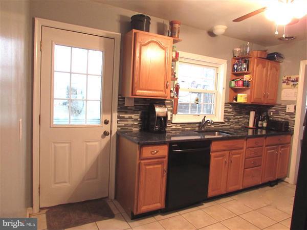 5206 York Road Alexandria, VA 22310 - Photo 7 of 22 Kitchen