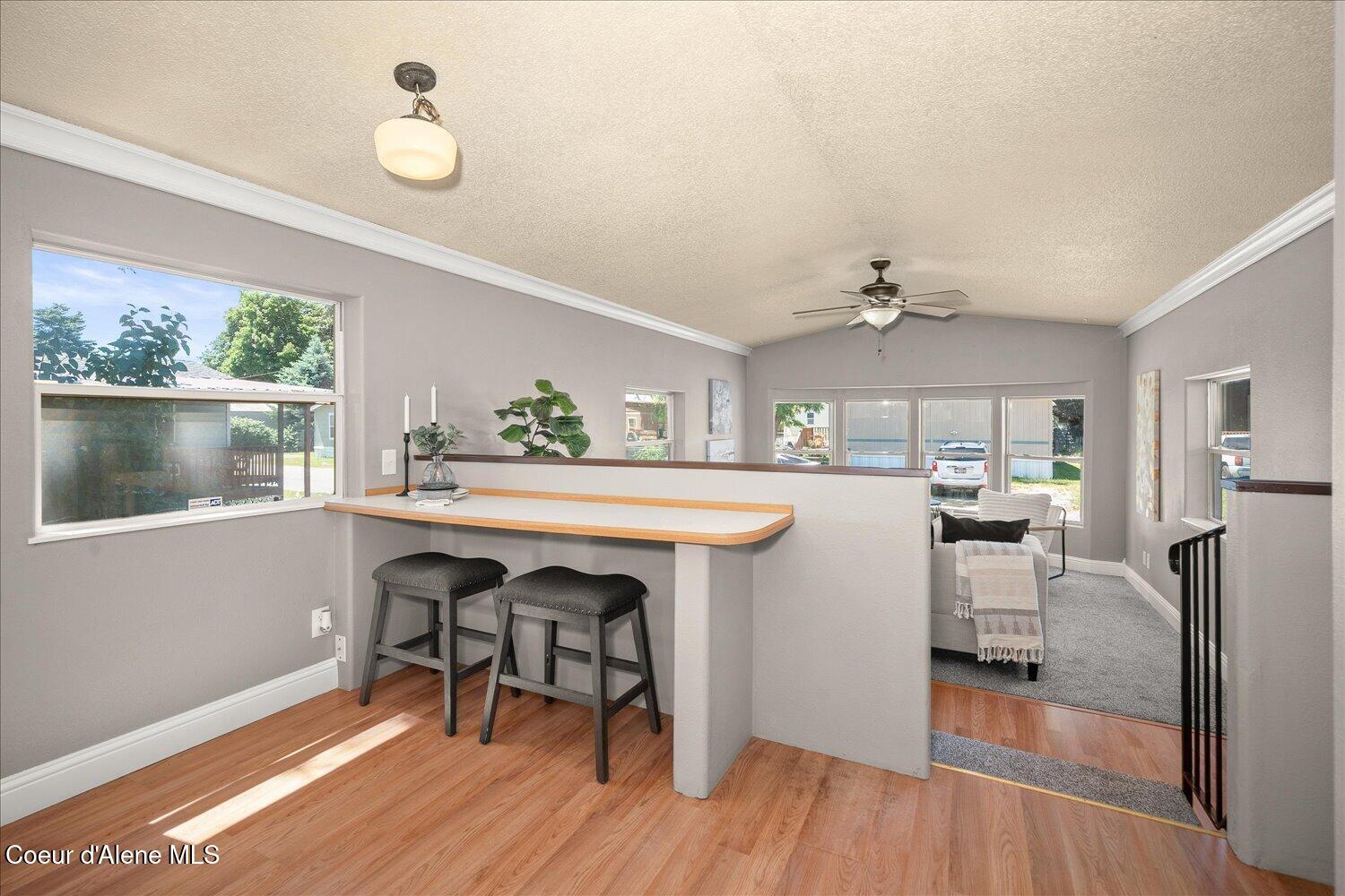 9090 North Runkle Road Hayden, ID 83835 - Photo 13 of 40 Wonderful breakfast bar!