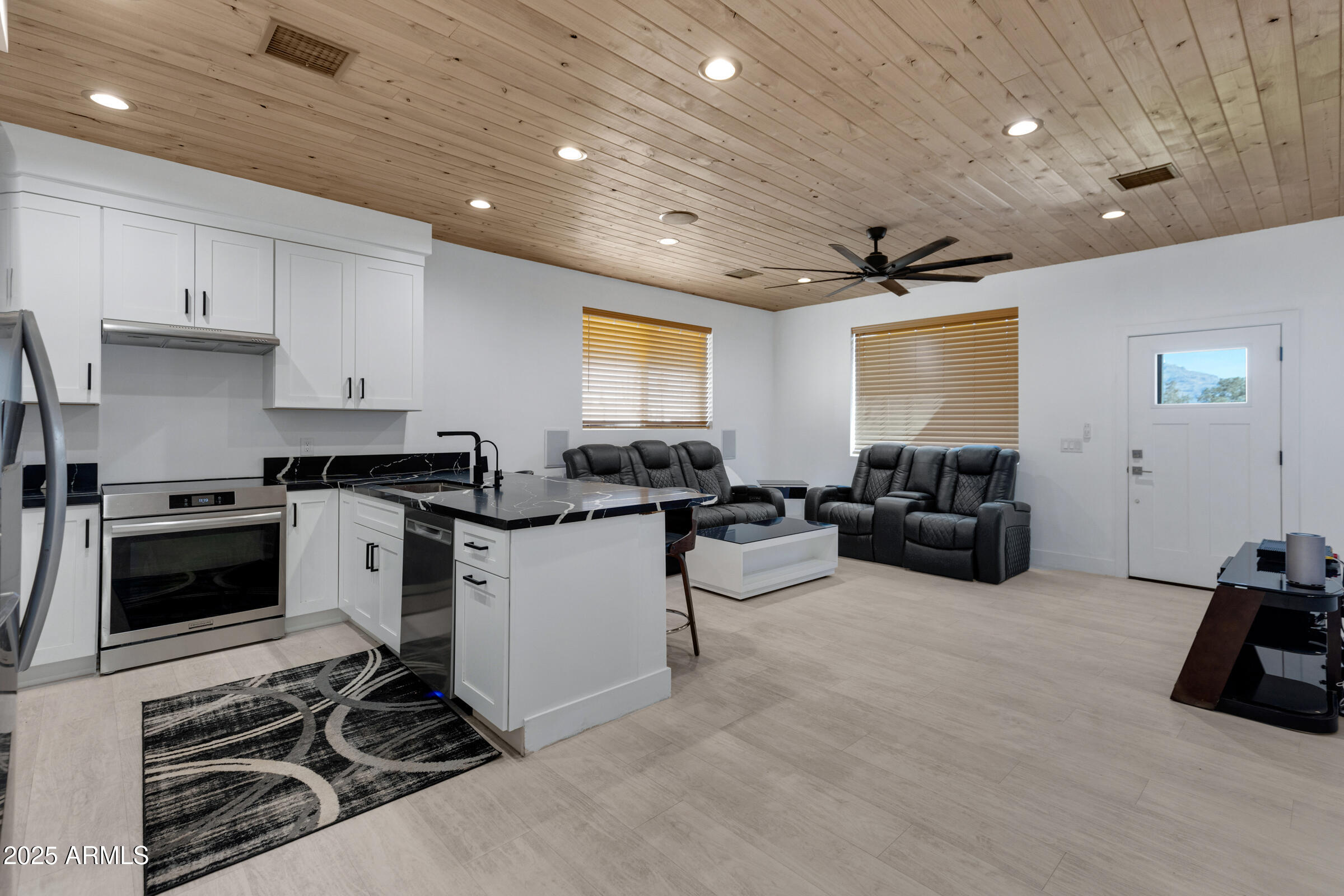 2250 South Descanso Road Apache Junction, AZ 85119 - Photo 6 of 27 2250 S Descanso Rd-6