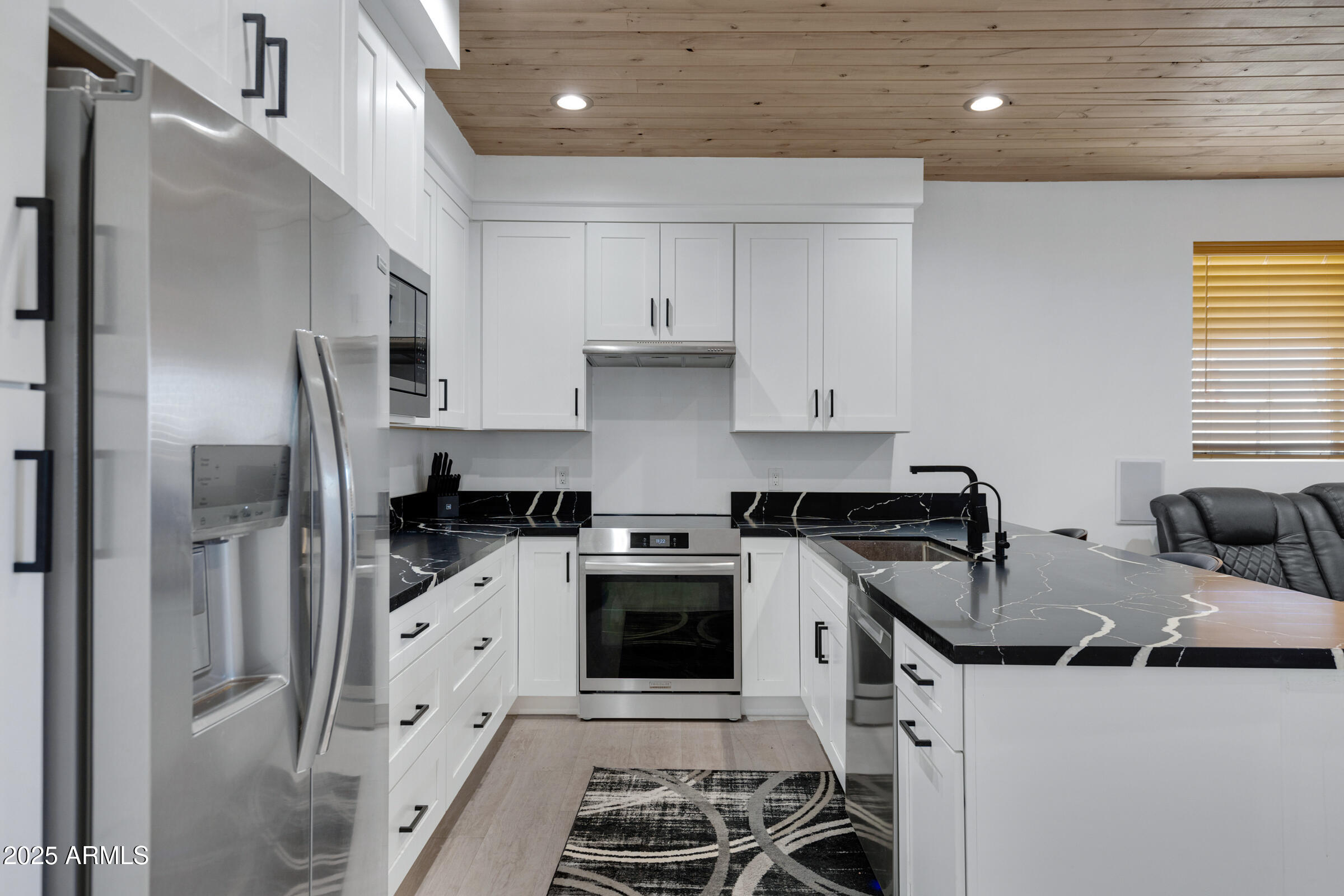 2250 South Descanso Road Apache Junction, AZ 85119 - Photo 10 of 27 2250 S Descanso Rd-10