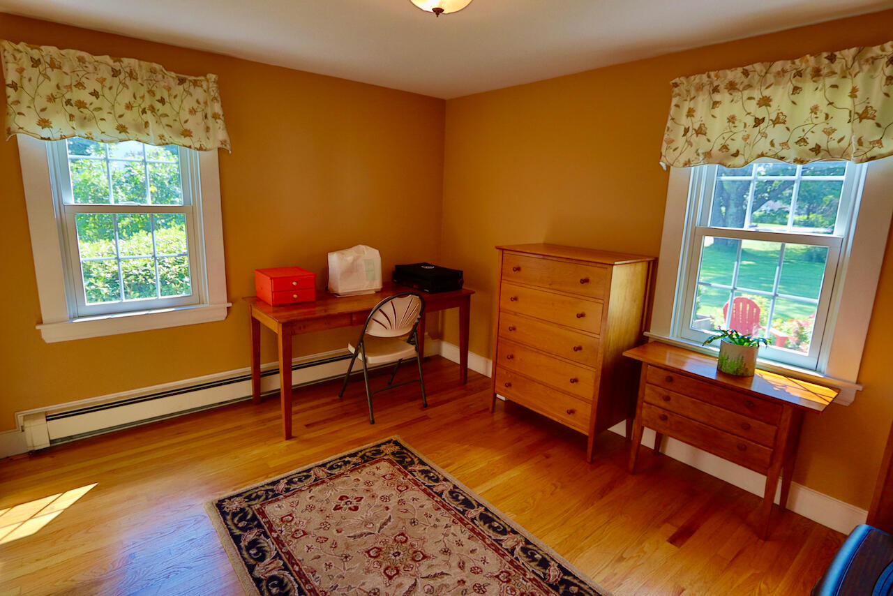 358 Tuttle Road Cumberland, ME 04021 - Photo 17 of 46 358 Tuttle Rd, Cumberland - 32 of 55