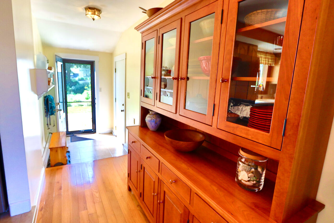 358 Tuttle Road Cumberland, ME 04021 - Photo 4 of 46 358 Tuttle Rd, Cumberland - 46 of 55