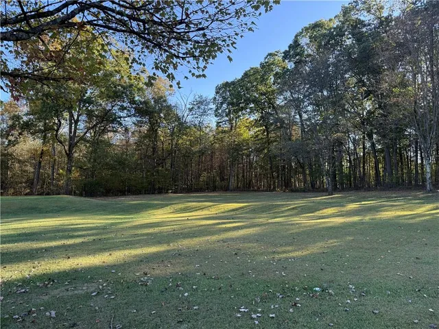 a view of a tennis court