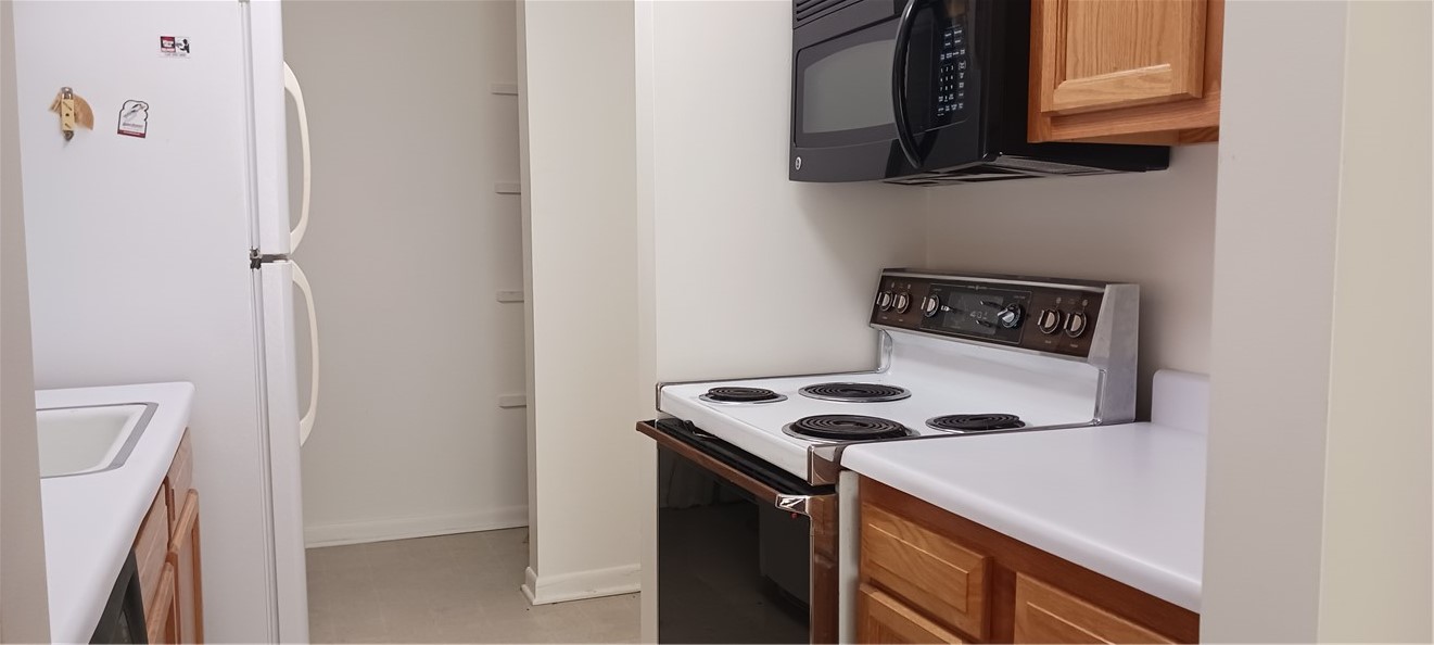 868 Eastbrooke Lane Brighton, NY 14618 - Photo 4 of 10