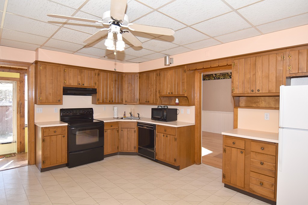 3 Naples Road Worcester, MA 01606 - Photo 2 of 25