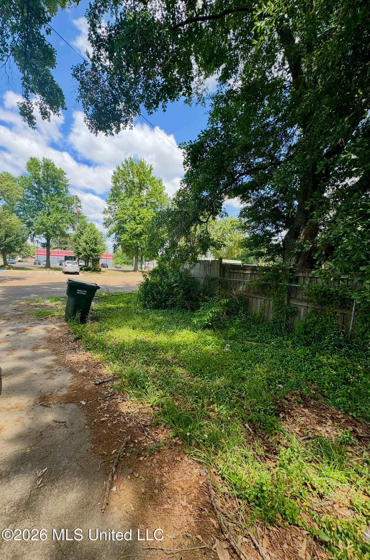 713 Roby Street Canton, MS 39046 - Photo 2 of 15 IMG_7624