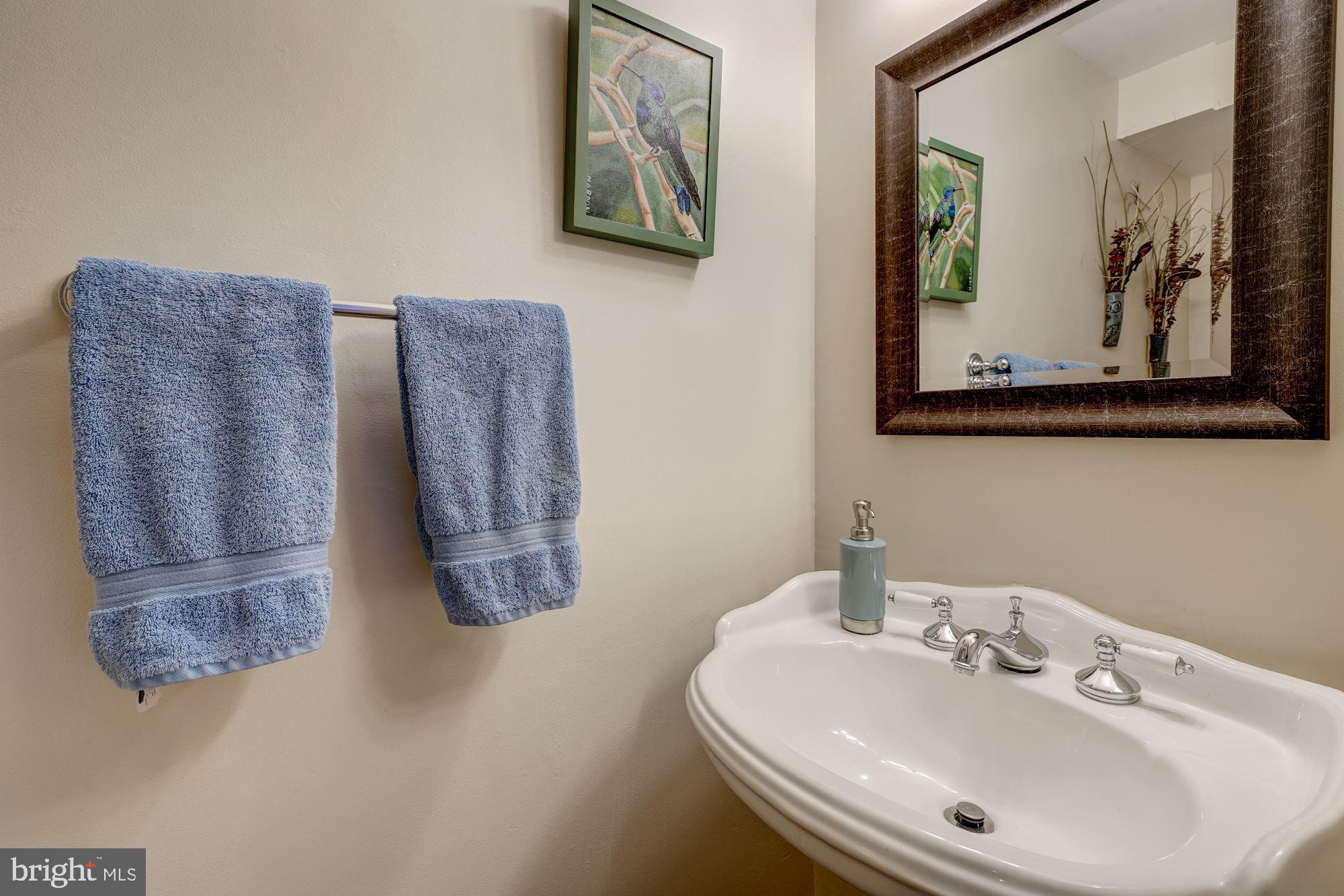 8082 Inverness Ridge Road Potomac, MD 20854 - Photo 15 of 31 Powder Room