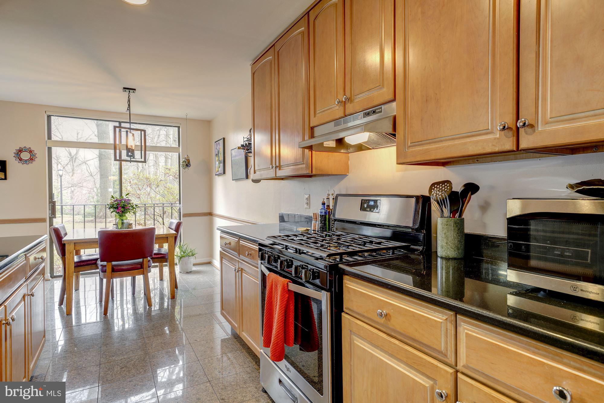 8082 Inverness Ridge Road Potomac, MD 20854 - Photo 9 of 31 Kitchen