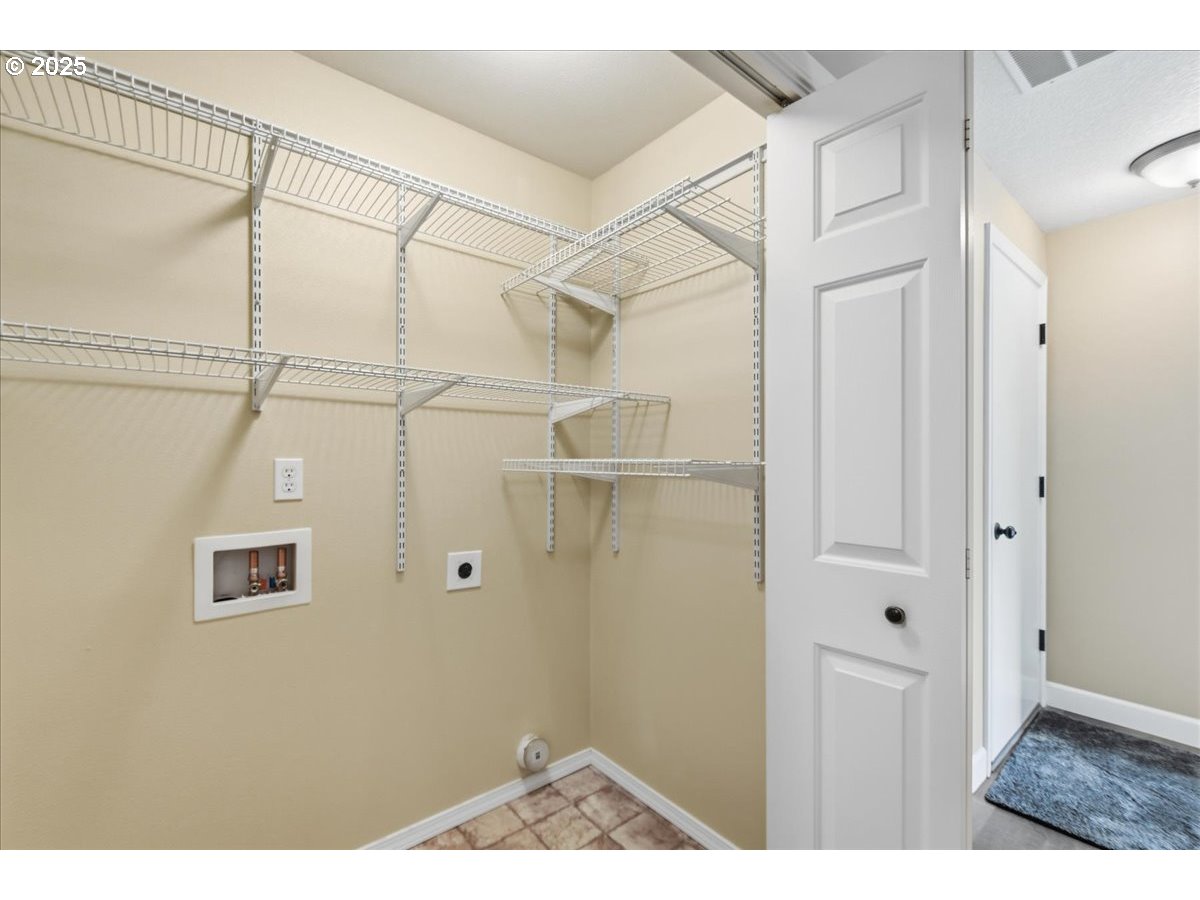 2519 Northwest 13th Street Battle Ground, WA 98604 - Photo 25 of 43 a picture of a bathroom