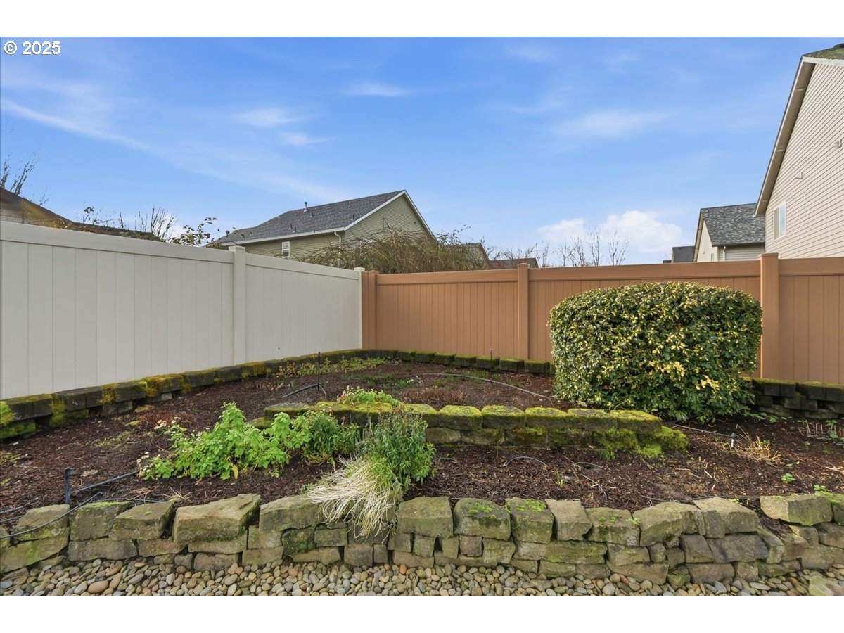 2519 Northwest 13th Street Battle Ground, WA 98604 - Photo 38 of 43 a view of outdoor space and yard
