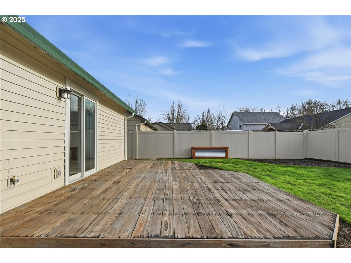 2519 Northwest 13th Street Battle Ground, WA 98604 - Photo 41 of 43 a view of outdoor space and yard