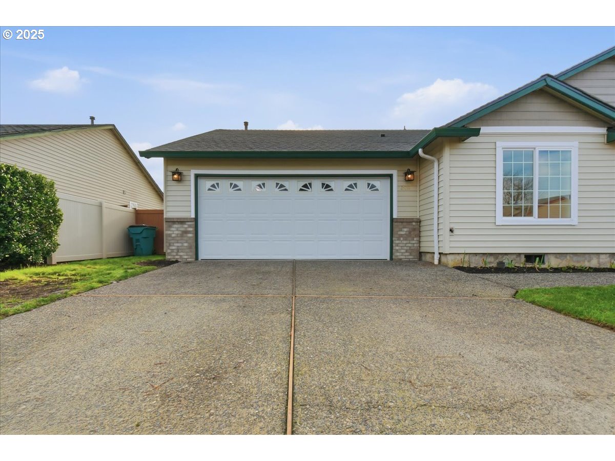 2519 Northwest 13th Street Battle Ground, WA 98604 - Photo 42 of 43 a view of a house with a garage