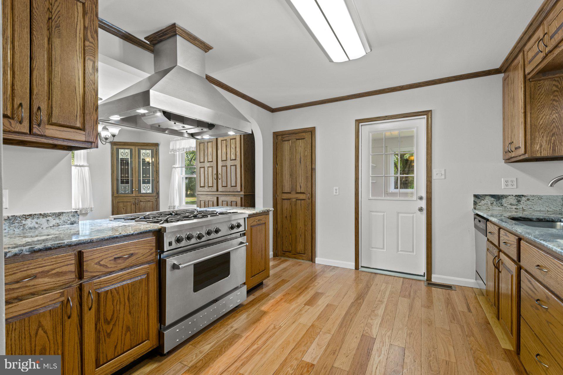 23250 Greenbrier Road Leonardtown, MD 20650 - Photo 11 of 31 Features 6 burner gas stove