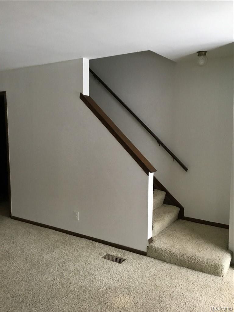 3136 Summers Road, Unit 12 Keego Harbor, MI 48320 - Photo 3 of 12 A7C3A989-9060-4A39-91AC-6F1C68D750E9.jpeg