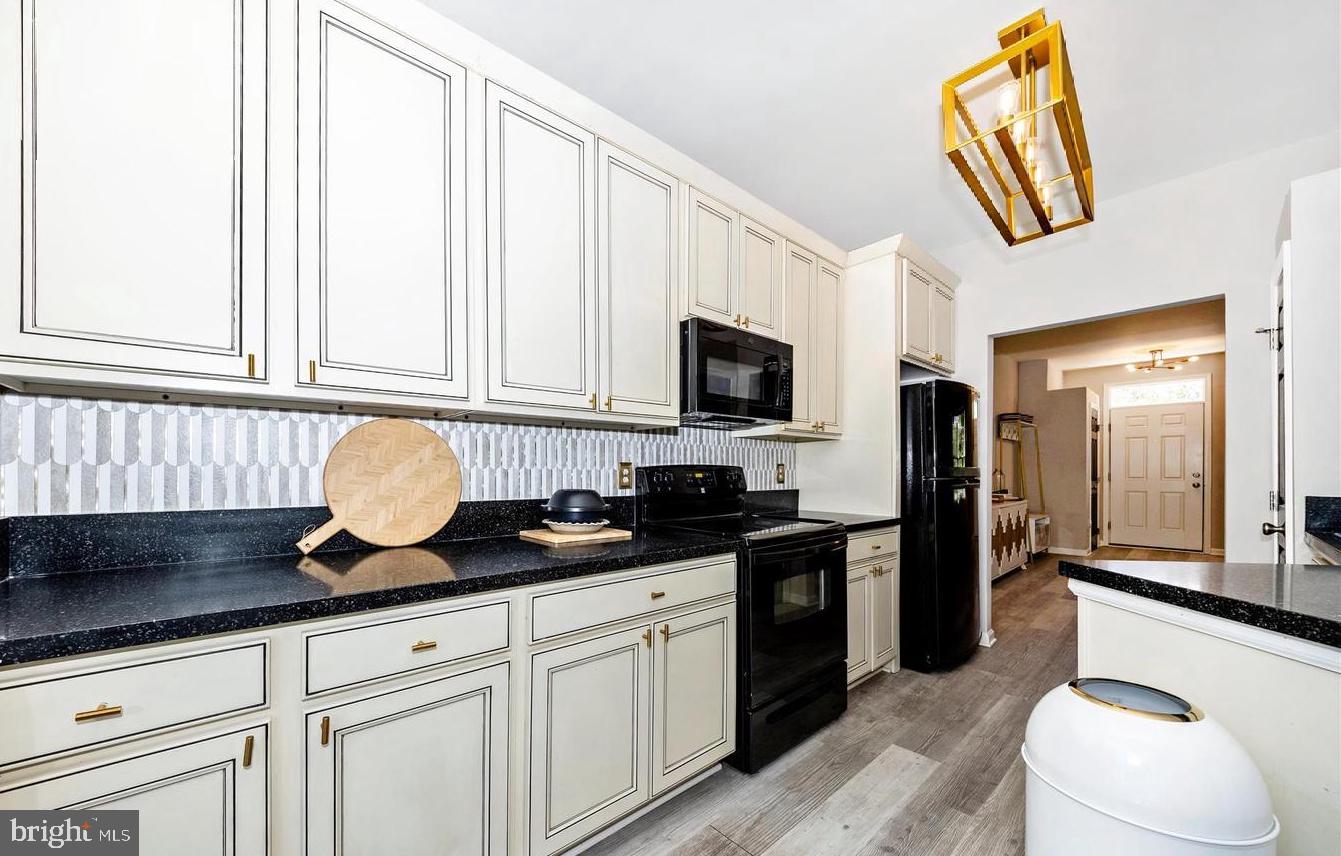 2250 Wetherburne Way Frederick, MD 21702 - Photo 4 of 18 Updated kitchen