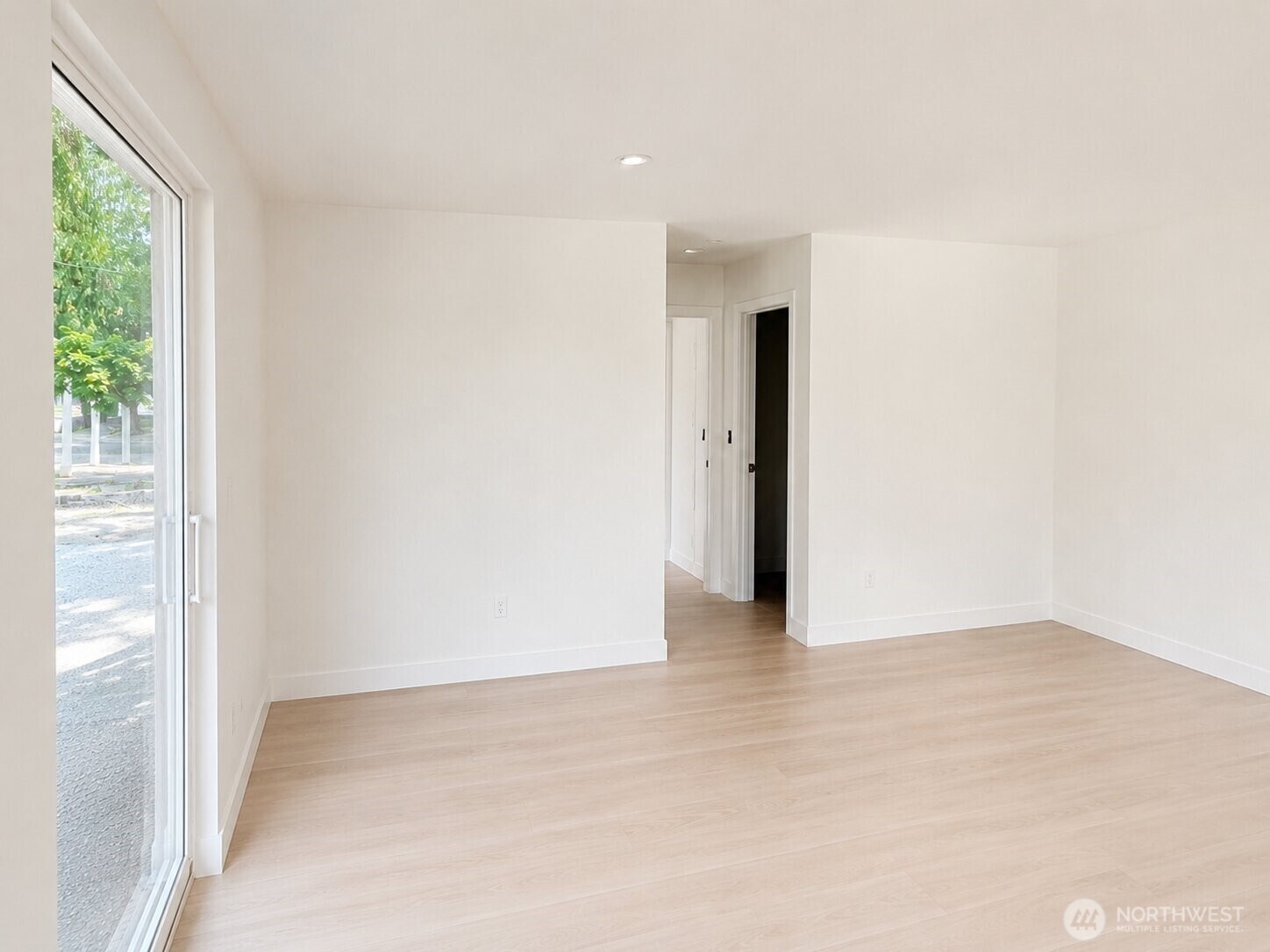 5301 49th Avenue Southwest Seattle, WA 98136 - Photo 10 of 22
