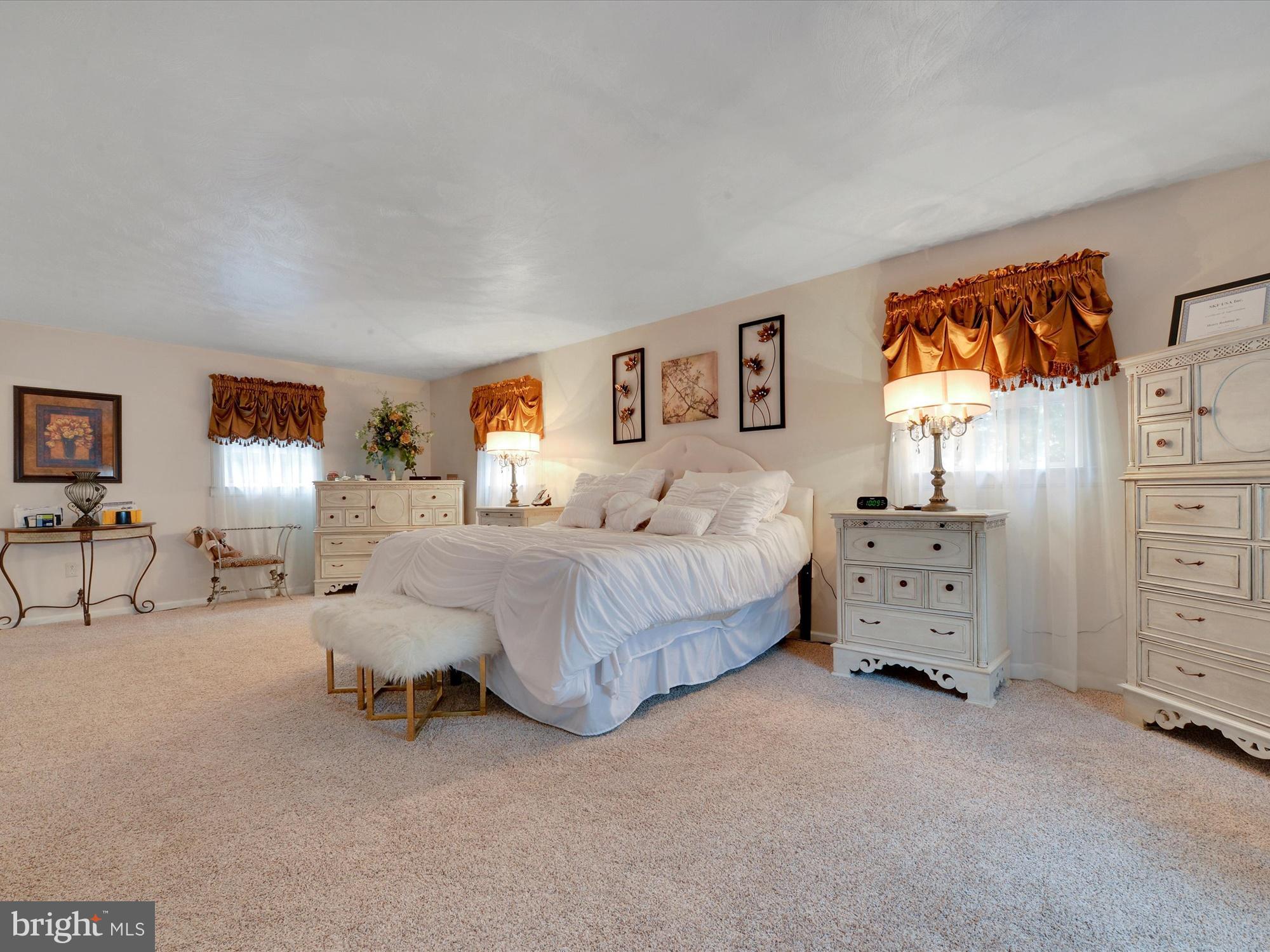 6166 Pigeon Hill Road Spring Grove, PA 17362 - Photo 11 of 25 Huge Master