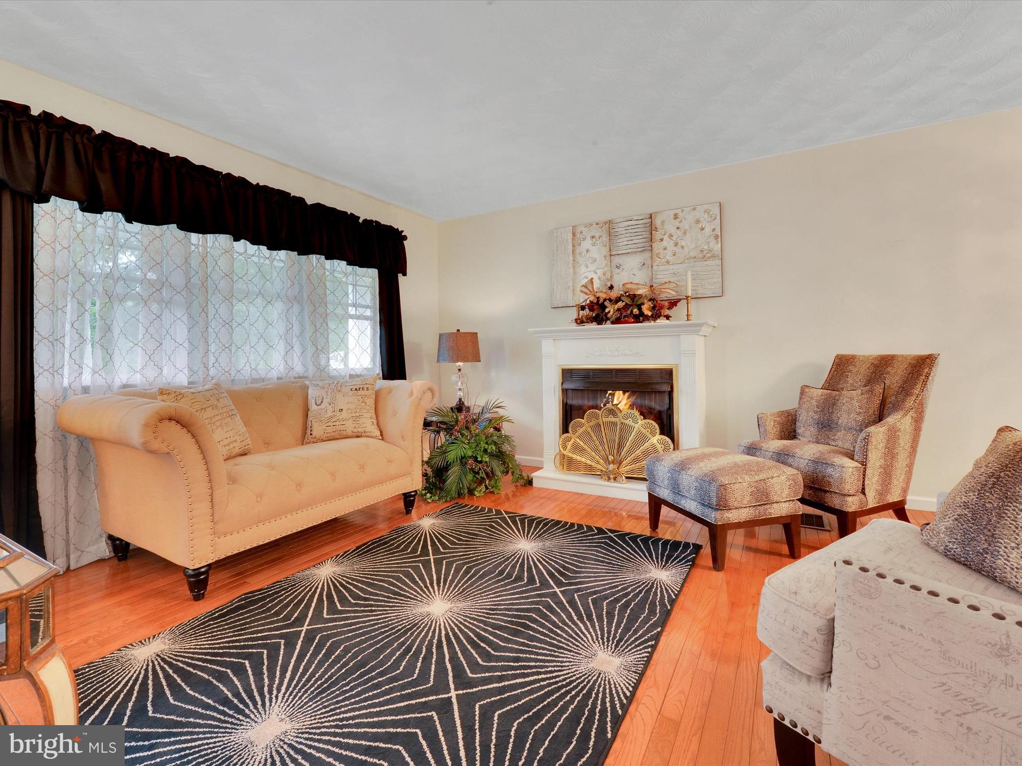 6166 Pigeon Hill Road Spring Grove, PA 17362 - Photo 4 of 25 Living Roon w/Gas FP