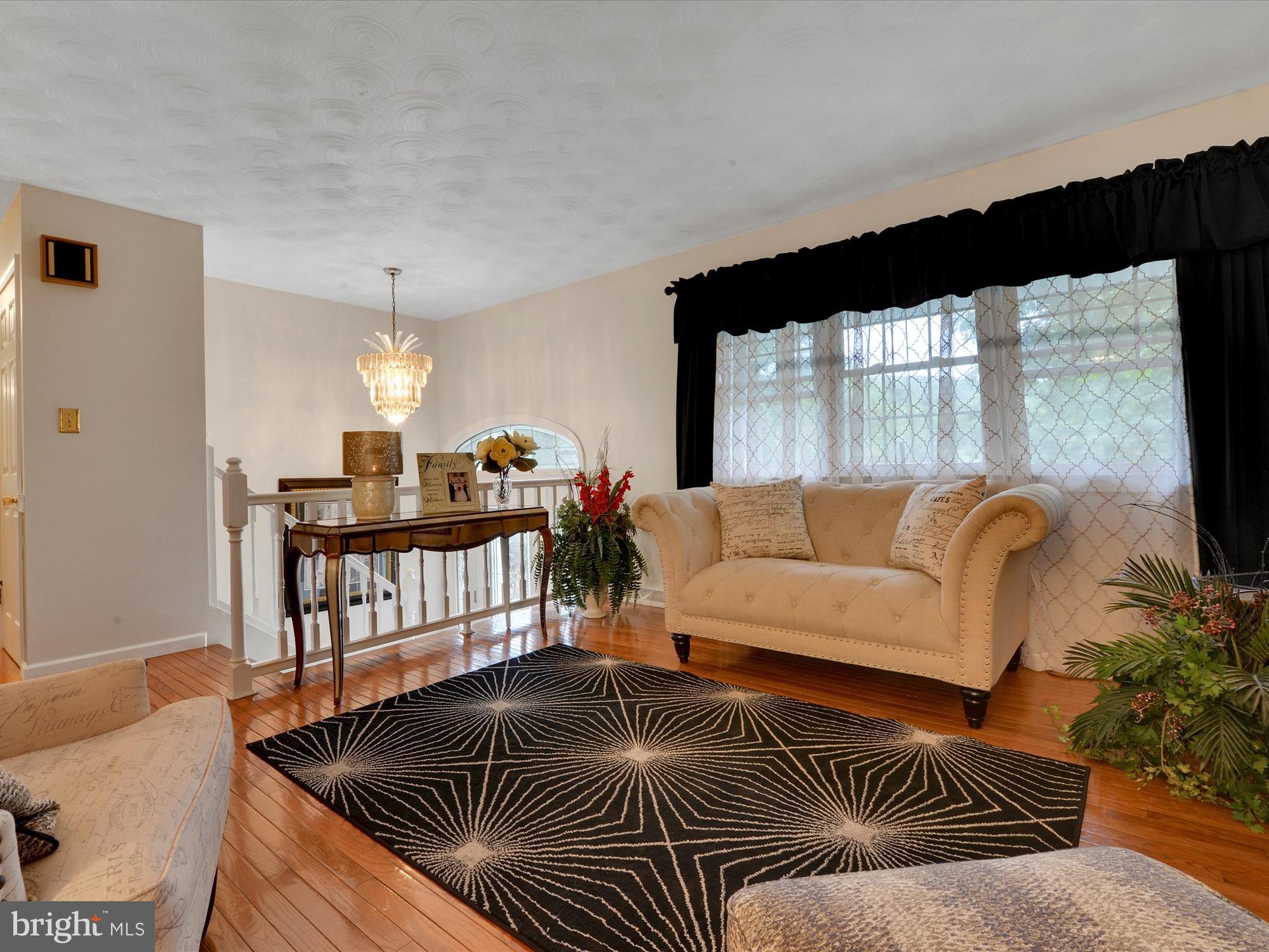 6166 Pigeon Hill Road Spring Grove, PA 17362 - Photo 5 of 25 Living Room