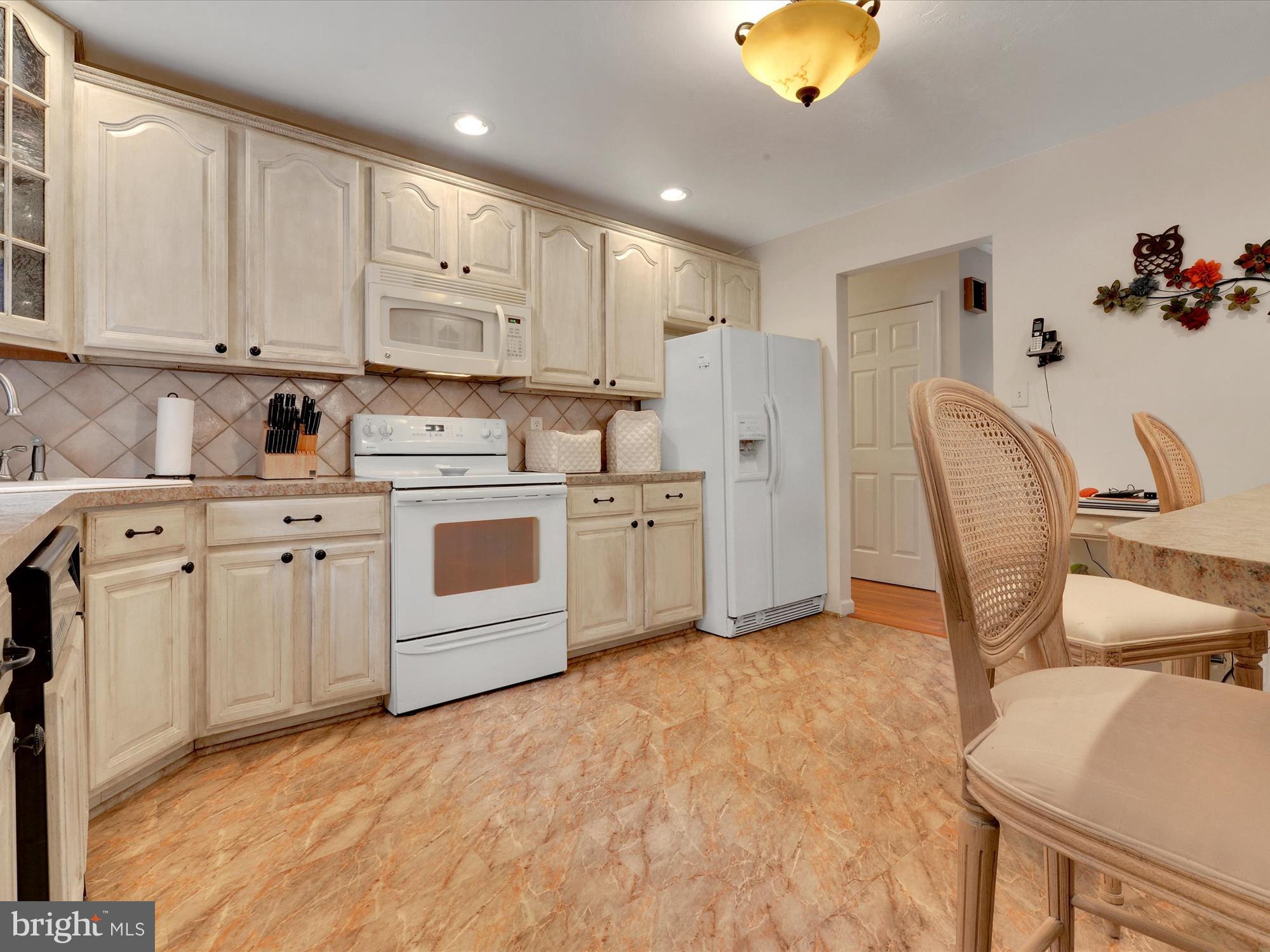 6166 Pigeon Hill Road Spring Grove, PA 17362 - Photo 7 of 25 Kitchen w/Antiqued Cabinetry