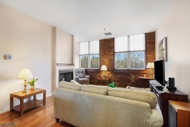 $350,000 | 240 Main Street, Unit 305, Little Falls, NJ 07424