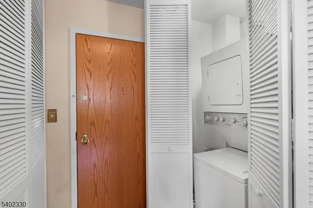 $350,000 | 240 Main Street, Unit 305, Little Falls, NJ 07424