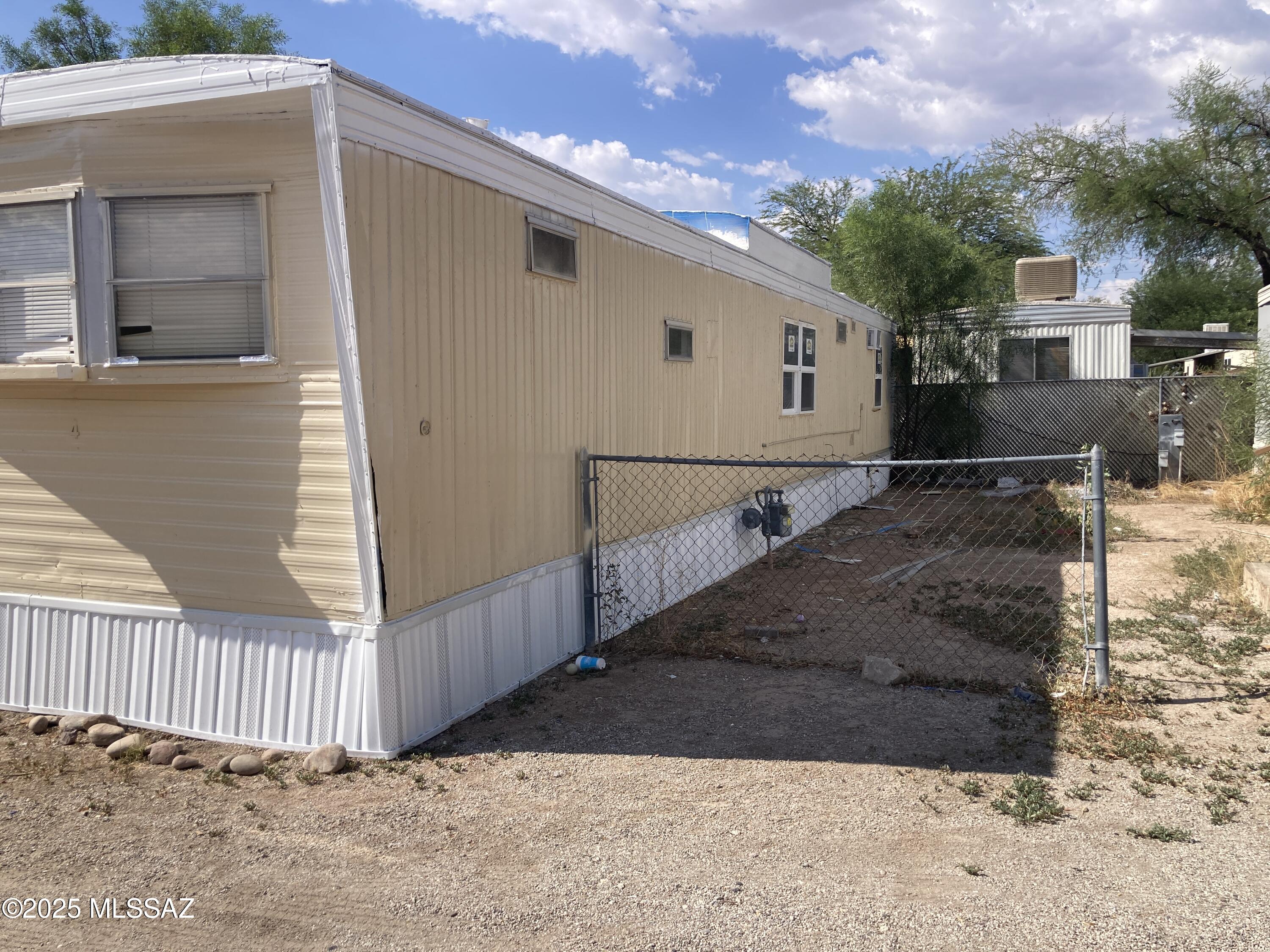 1741 West Wetmore Road, Unit 4 Tucson, AZ 85705 - Photo 3 of 11