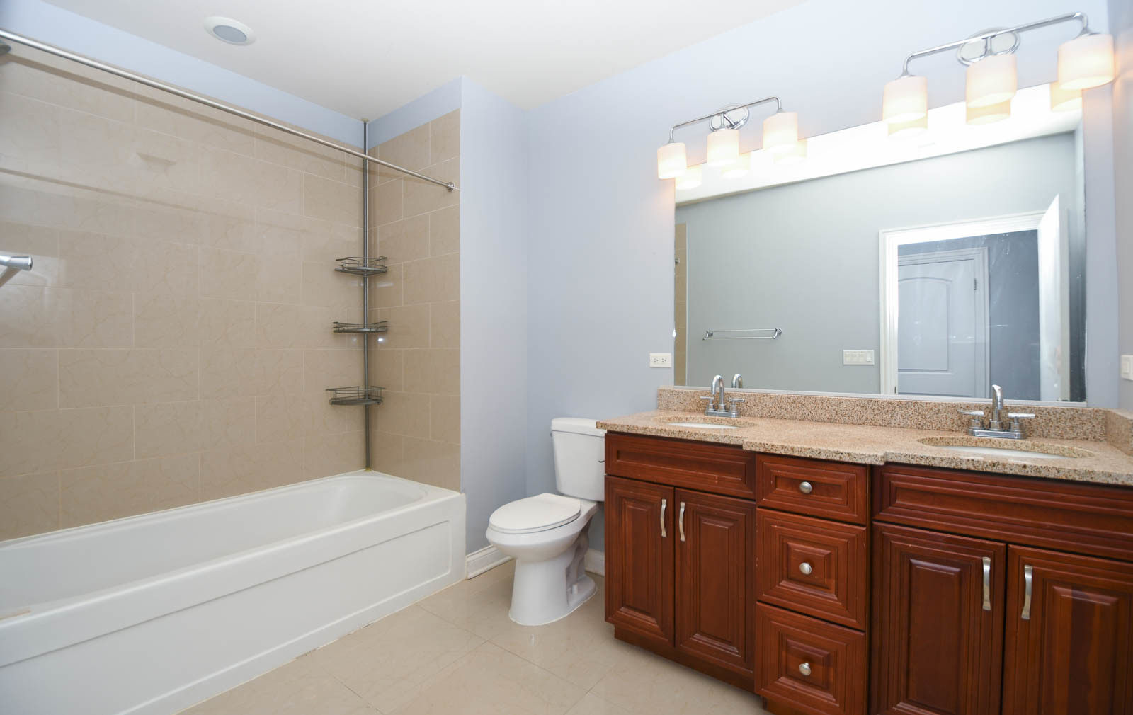 21 North Herbert Road, Unit I Riverside, IL 60546 - Photo 12 of 27 Gallery Image 12