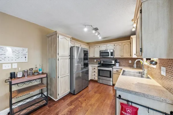 $225,000 | 1723 South Whitney Drive, Independence, MO 64057