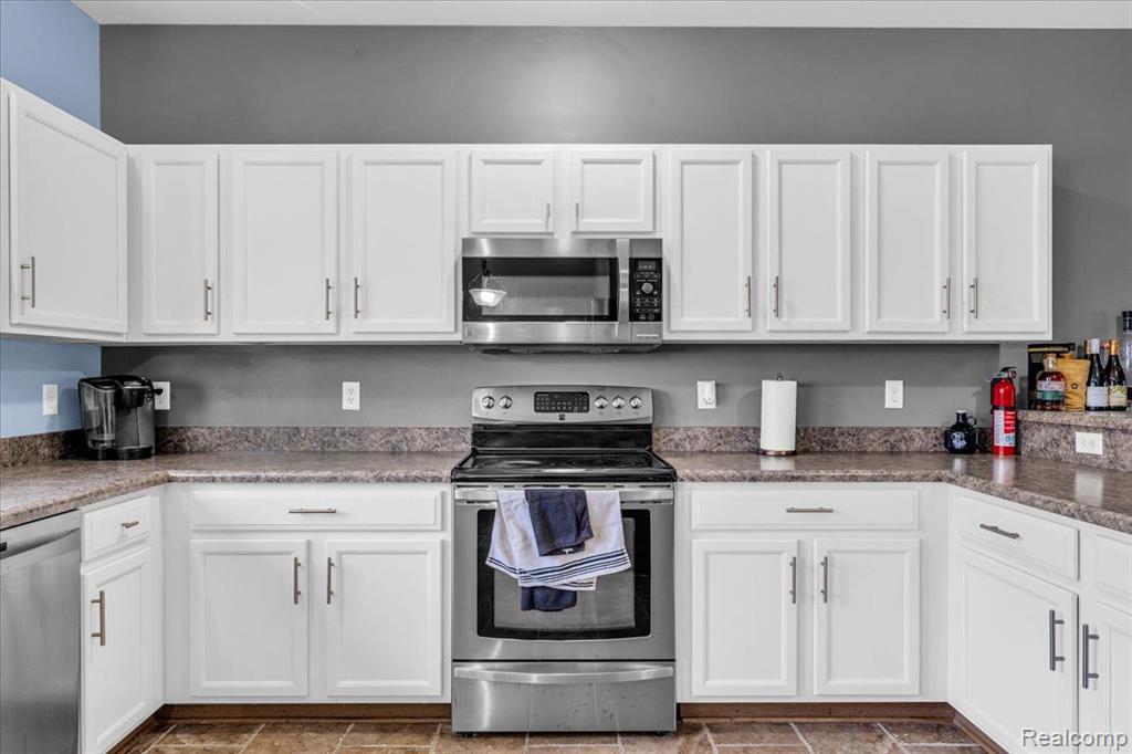 10830 Pardee Road Taylor, MI 48180 - Photo 9 of 28
